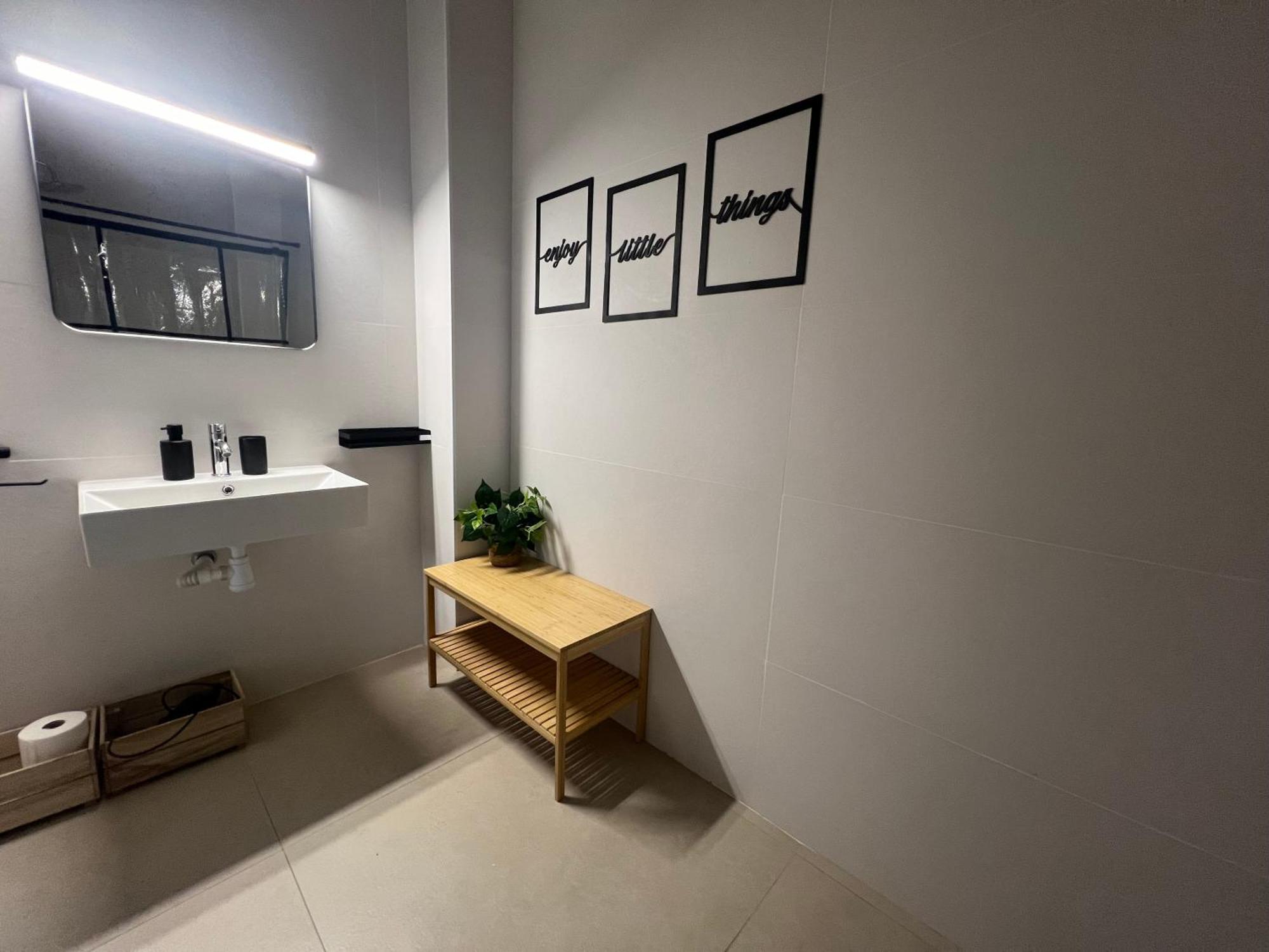 Nina Mala Hotel Valencia Ngoại thất bức ảnh